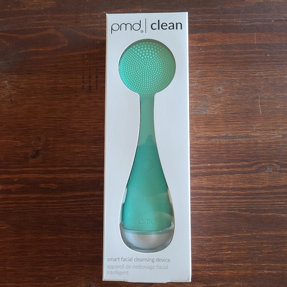 PMD Skincare Pmd Clean Eletric Facial Cleansing Silicone Brush